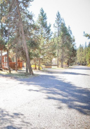 Bend-Sunriver Camping Resort Two-Bedroom Cabin 7